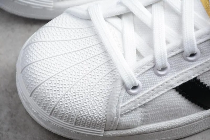 adidasORIGINALS Superstar - Cloud White/Core Black