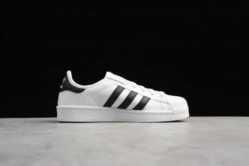 adidasORIGINALS Superstar - Cloud White/Core Black