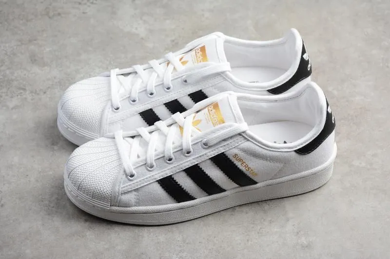 adidasORIGINALS Superstar - Cloud White/Core Black