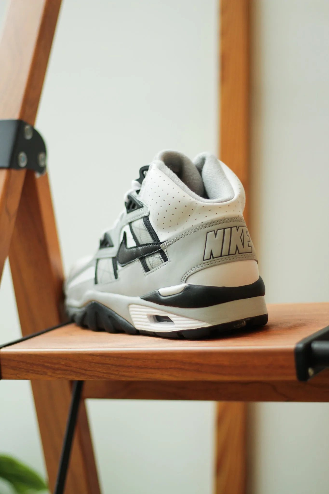 AIR TRAINER SC HIGH "LT SMOKE GREY"