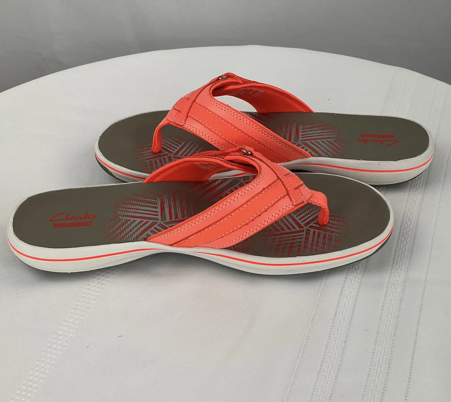 CLOUDSTEPPERS Clarks Women's Sport Thong Sandals Breeze Sea Bright Coral Size 9M