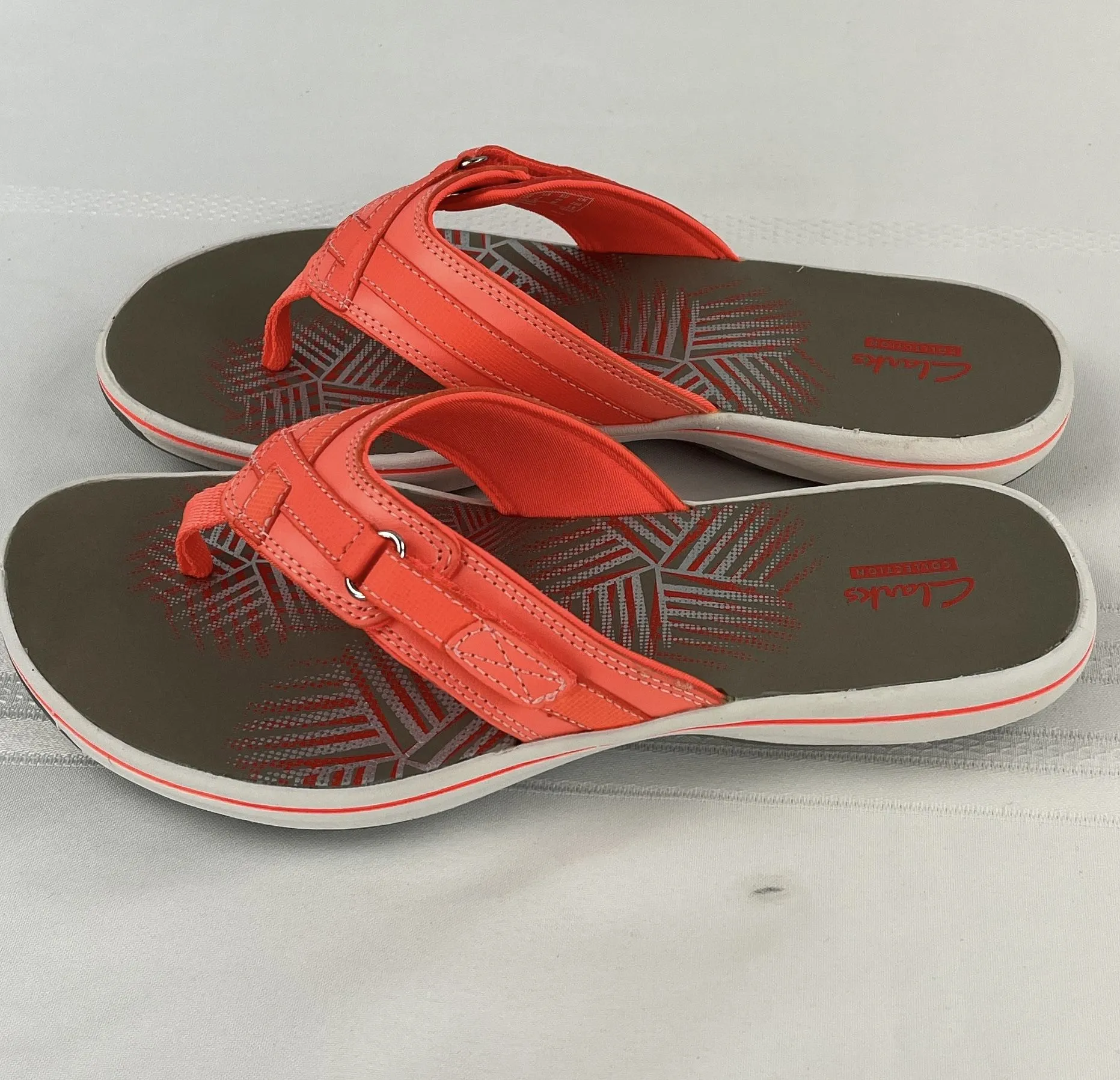 CLOUDSTEPPERS Clarks Women's Sport Thong Sandals Breeze Sea Bright Coral Size 9M