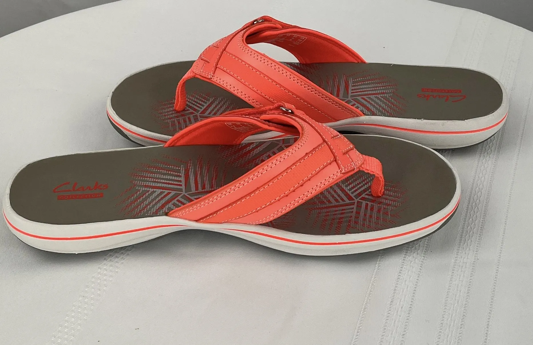 CLOUDSTEPPERS Clarks Women's Sport Thong Sandals Breeze Sea Bright Coral Size 9M