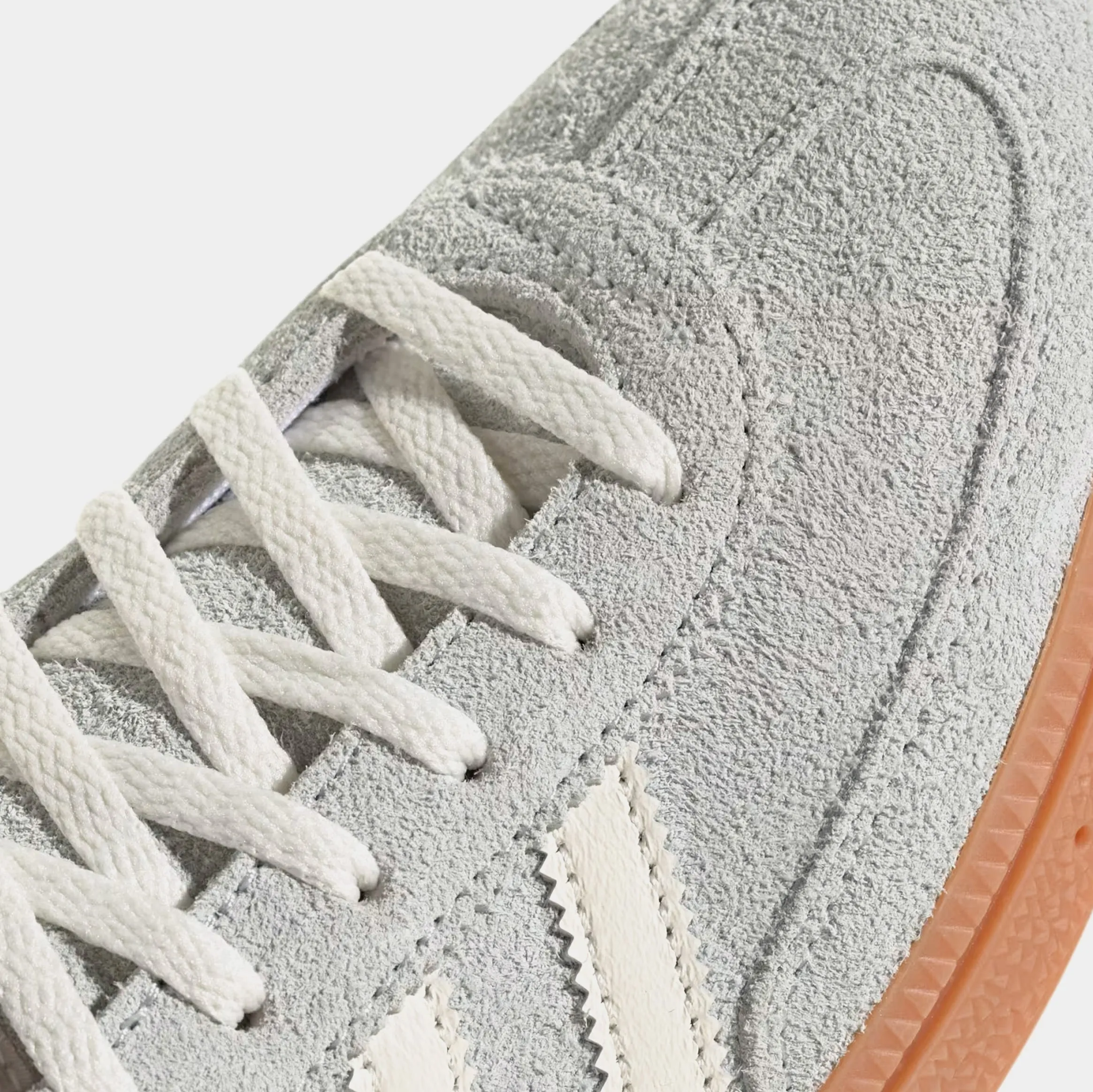 Handball Spezial Womens Lifestyle Shoes (Wonder Silver/Off White/Gum)