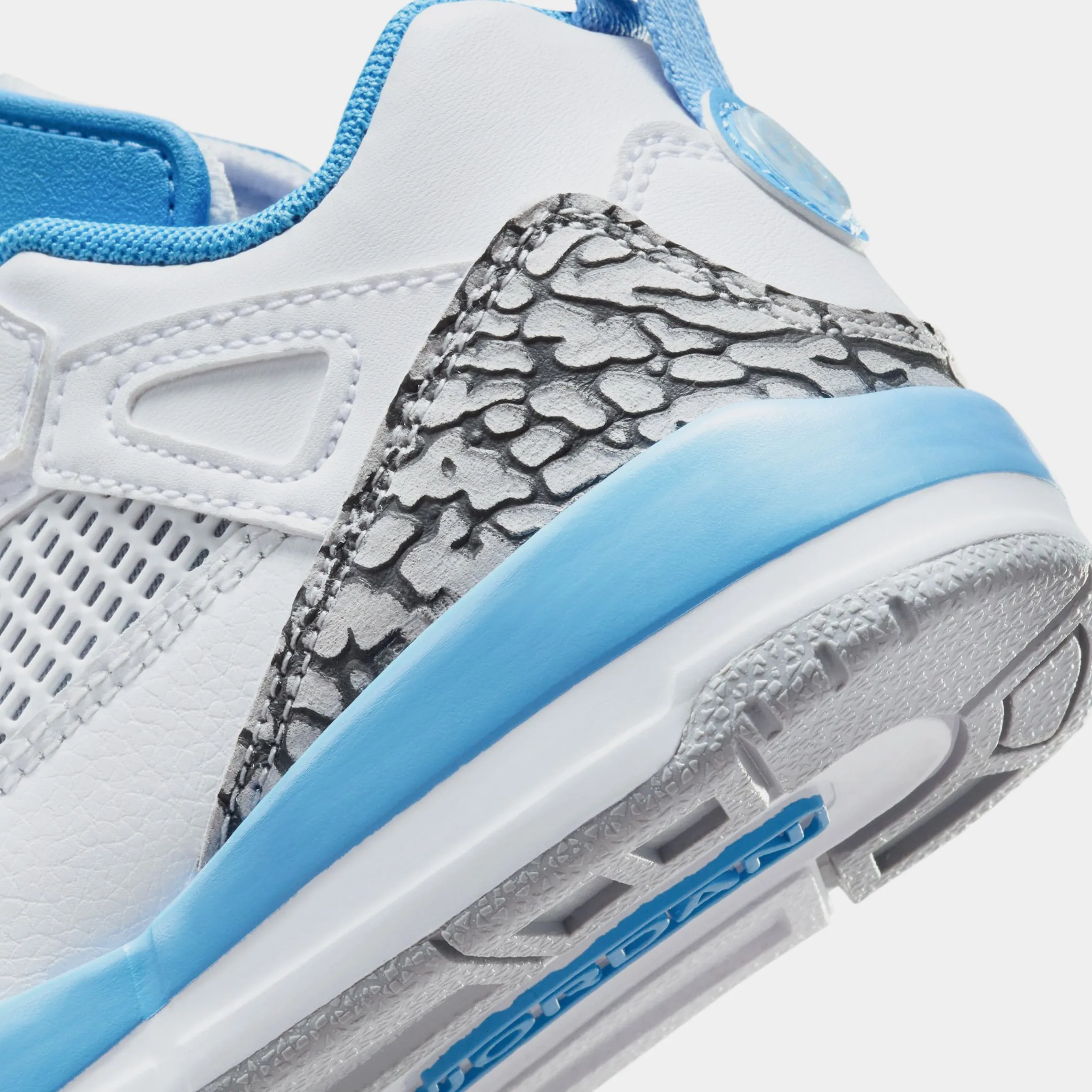 Spizike Low UNC Preschool Basketball Shoes (White/Wolf Grey/Anthracite/University Blue)