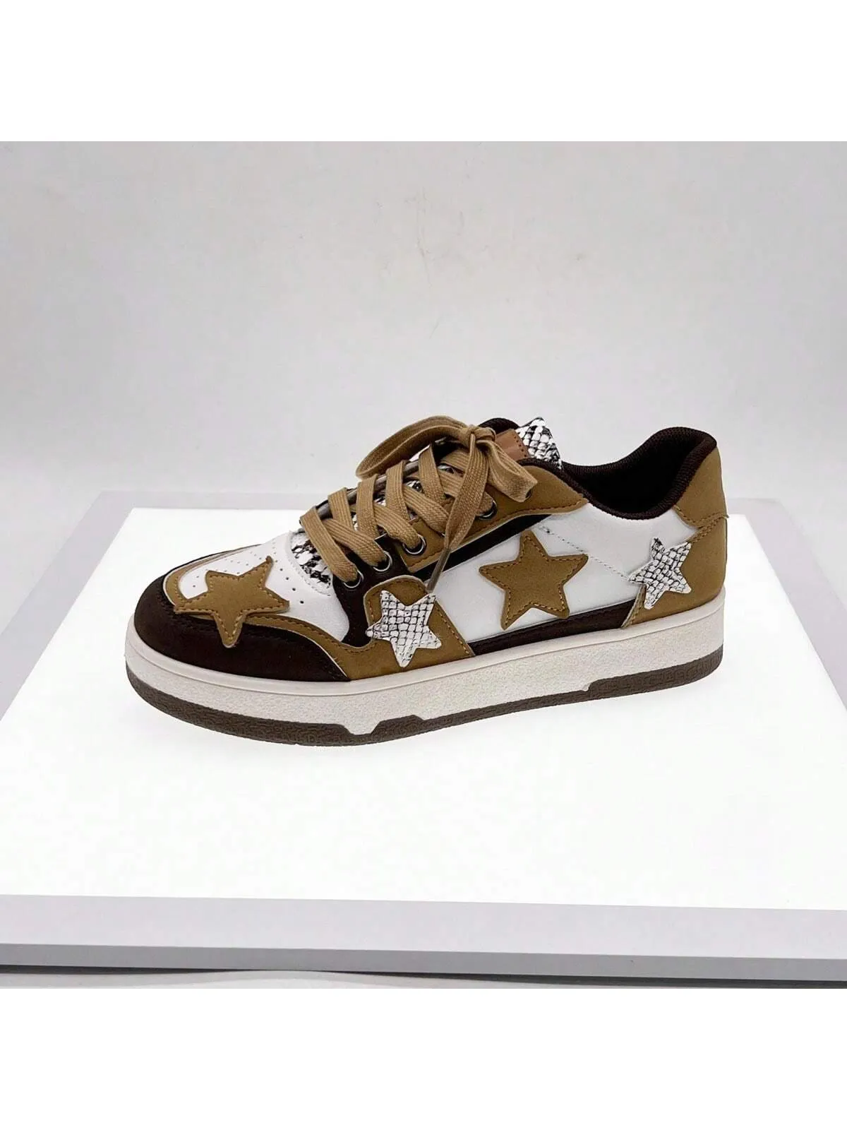 Women Star Pattern Lace-up Front Skate Shoes, Sporty Sneakers